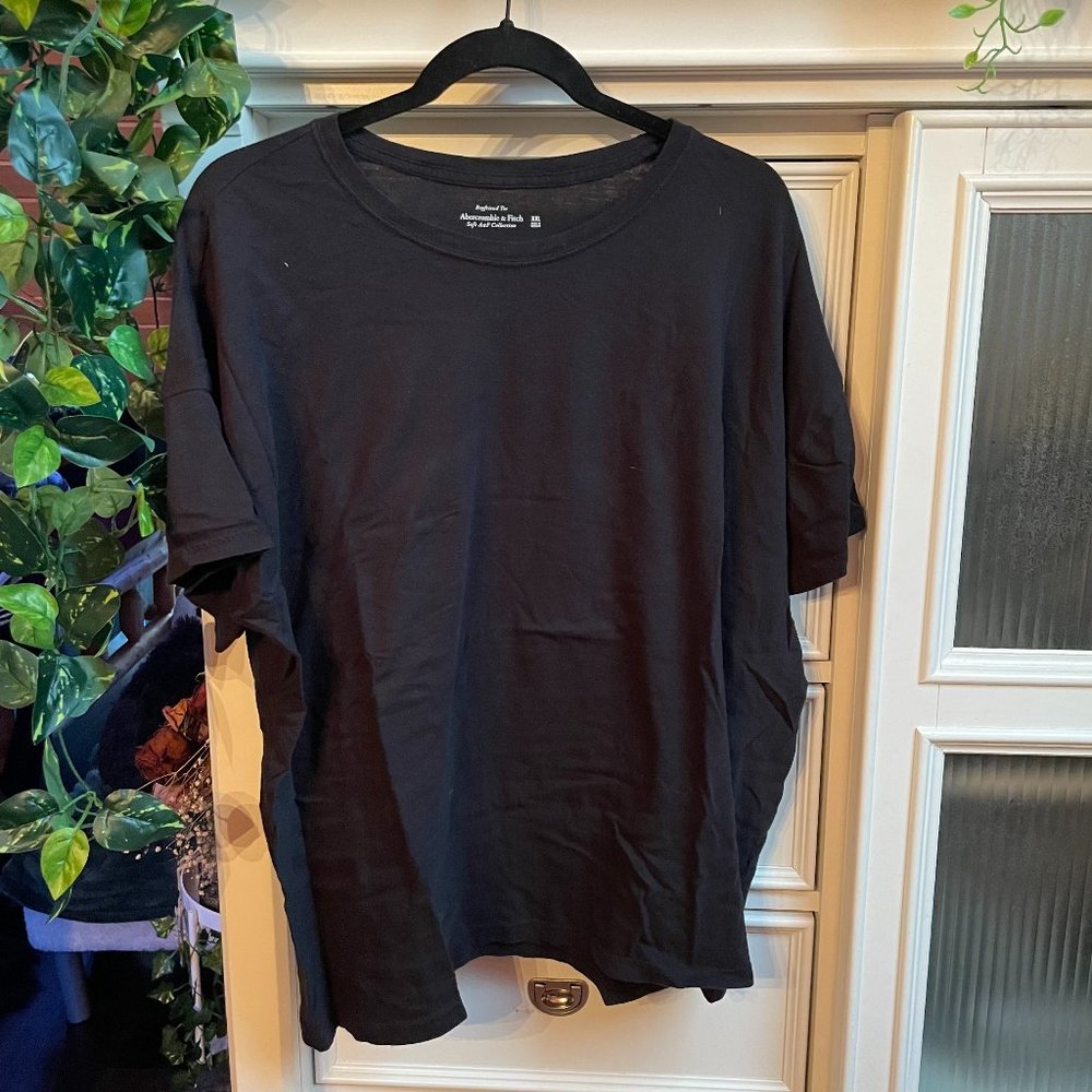 Abercrombie & Fitch Oversized Black Boyfriend T-Shirt - Soft AF Collection